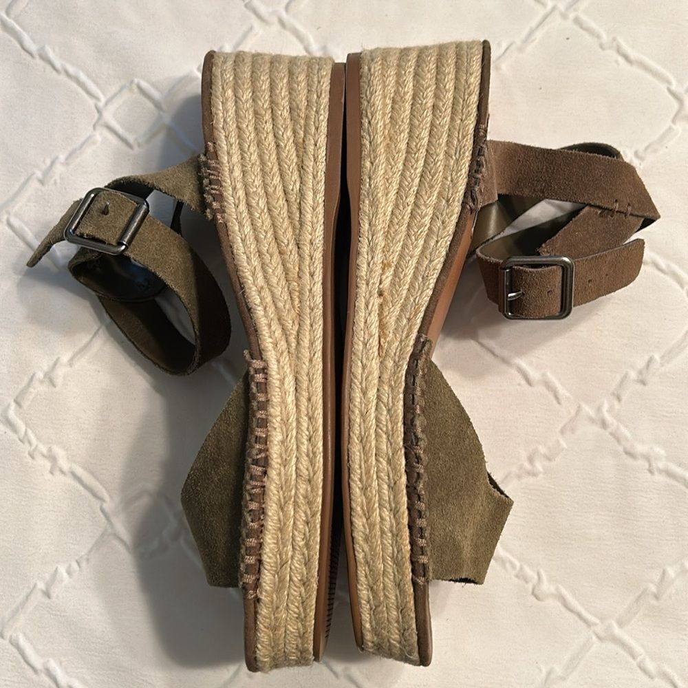 Steve Madden Green Suede/Leather Wedge Heel Open Toe Sandals (Size 8.5M) - Picture 4 of 11